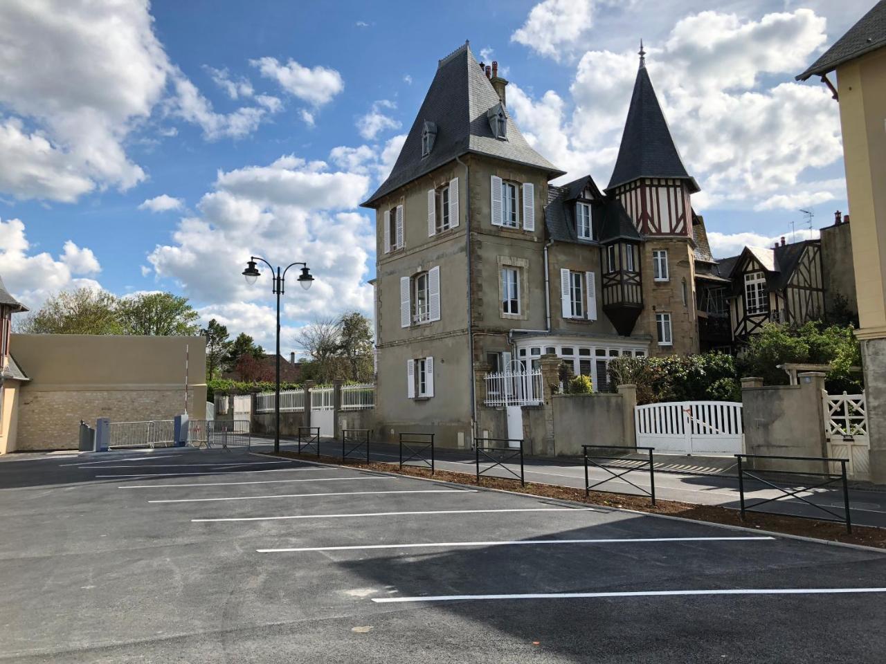 Hotel Dday Aviators Le Manoir Arromanches-les-Bains Exterior foto